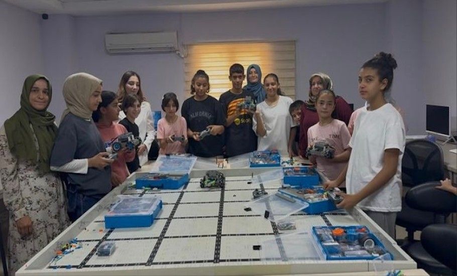 HABERİN BAŞLIĞI: ÖĞRENCİ-VELİ ROBOTİK ATÖLYESİ'NDE BULUŞTU