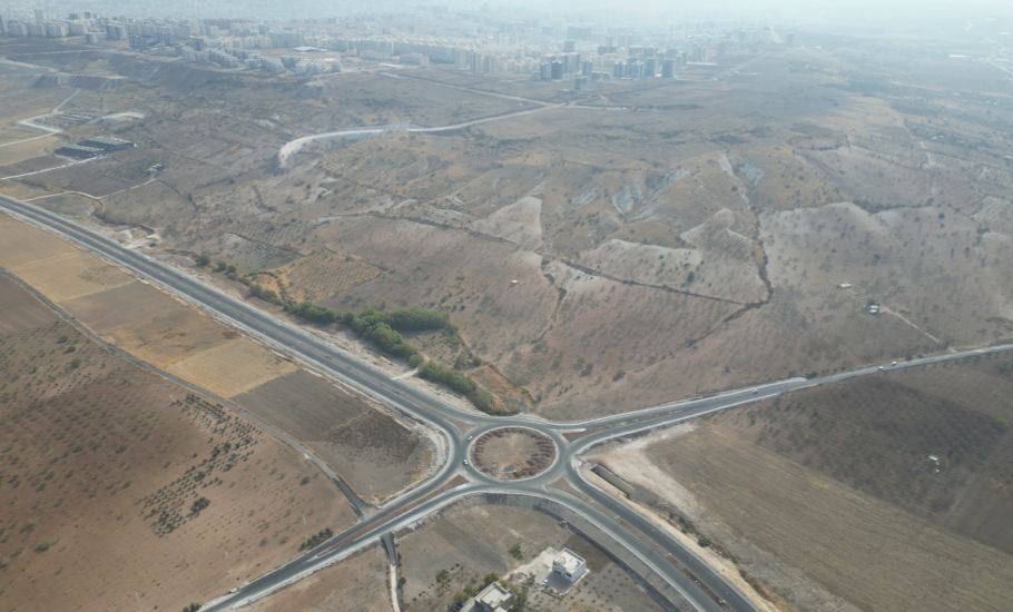 KARAKÖPRÜ’DE TRAFİĞİ RAHATLATACAK YENİ YOL PROJESİ BAŞLADI