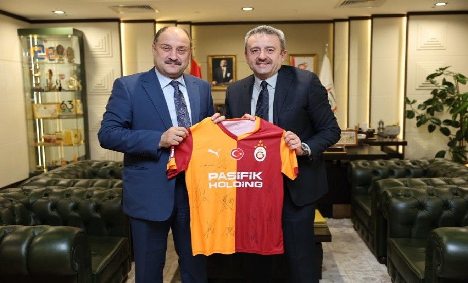 BAŞKAN GÜLPINAR’A GALATASARAY’DAN SÜRPRİZ ZİYARET