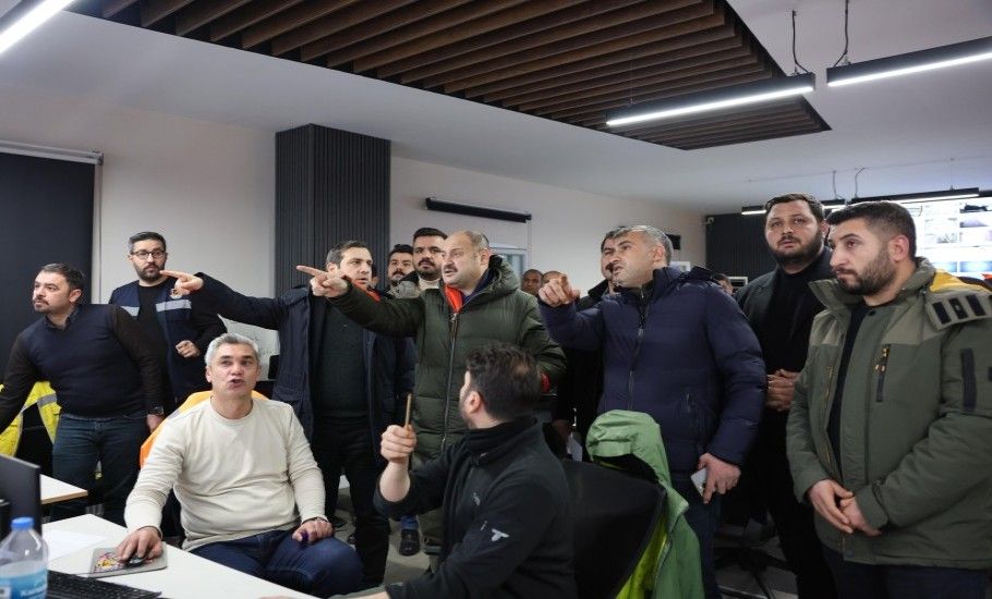 GÜLPINAR’DAN VATANDAŞLARA UYARI: “ZORUNLU OLMADIKÇA YOLA ÇIKMAYIN”