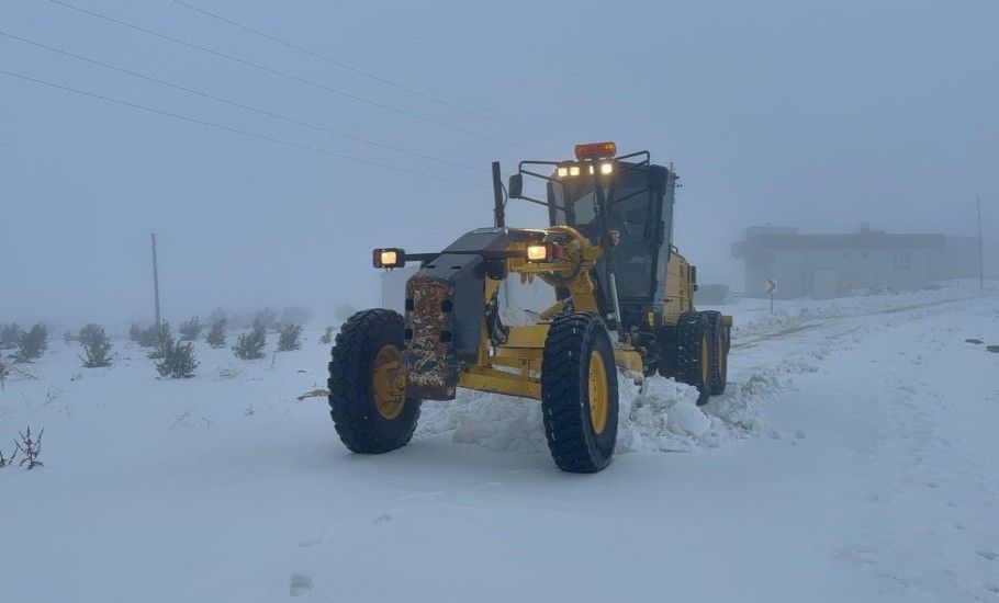 ŞANLIURFA'DA KARLA REKOR MÜCADELE: BİN 554 KİLOMETRELİK YOL AĞI ULAŞIMA AÇILDI