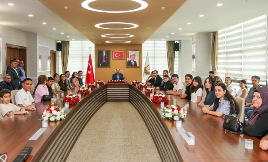 GÜLPINAR, LGS ŞAMPİYONLARINI MAKAMINDA AĞIRLADI