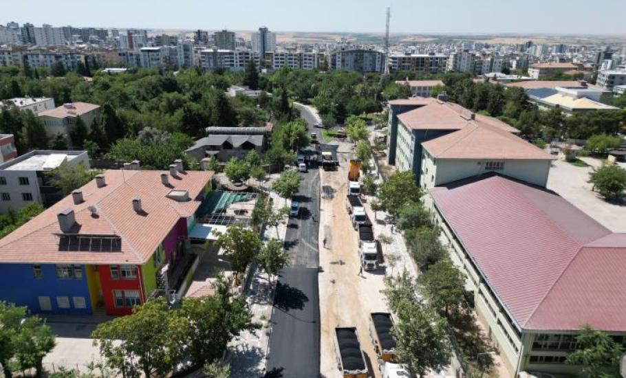 SİVEREK'İN CAN DAMARI CADDELERİNDE ÇALIŞMALAR ARALIKSIZ SÜRÜYOR