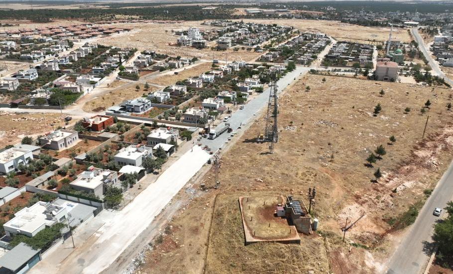 HALFETİ’DE YOLLAR KİLİTLİ PARKE TAŞLARIYLA YENİLENİYOR