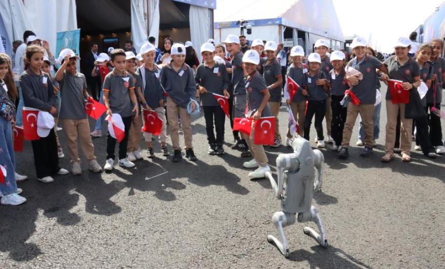 BÜYÜKŞEHİR’İN BİLİM MERKEZİ STANDI TEKNOFEST’İN İLGİ ODAĞI OLDU