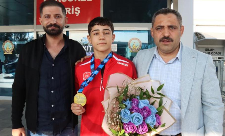 BALKAN ŞAMPİYONU DEDEOĞLU, ŞANLIURFA’DA GURUR YAŞATTI