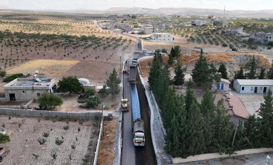 BİRECİK’TE 40 KİLOMETRELİK GRUP YOLUNDA ASFALT ÇALIŞMALARI TAMAMLANDI