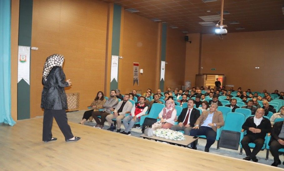 BÜYÜKŞEHİR’DEN PETSHOP SAHİPLERİNE FARKINDALIK EĞİTİMİ