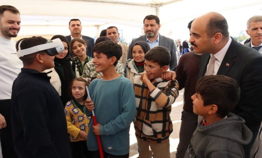 KIRSALDA YÜZLERCE ÖĞRENCİ BİLİMLE BULUŞTU