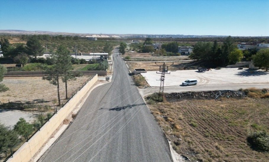 BÜYÜKŞEHİR BELEDİYESİ, BİRECİK’TE KIRSAL YOL ATAĞINI SÜRDÜRÜYOR