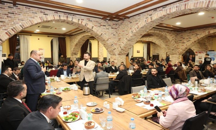 BAŞKAN GÜLPINAR: “GENÇLERİN ENERJİSİ BİZE GÜÇ VERİYOR”