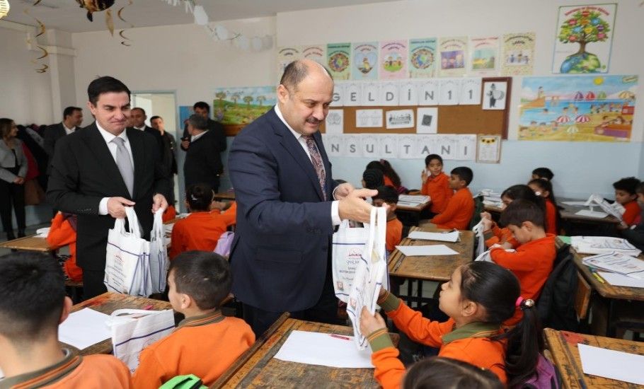 BAŞKAN GÜLPINAR, “HİKAYEMDE KONUĞUM VAR” ETKİNLİĞİNDE ÖĞRENCİLERLE BULUŞTU