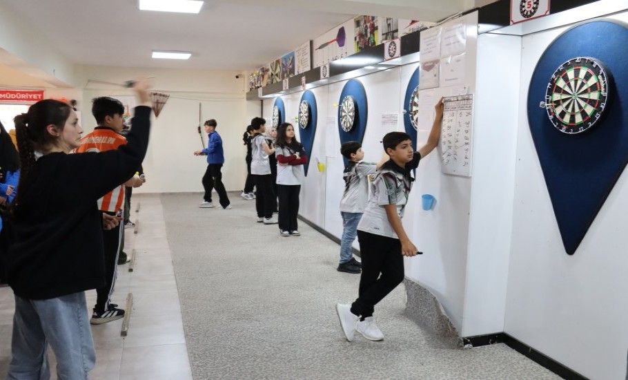 23 NİSAN ÇOCUK BAYRAMI DART TURNUVASINDA ÖDÜLLER SAHİPLERİNİ BULDU