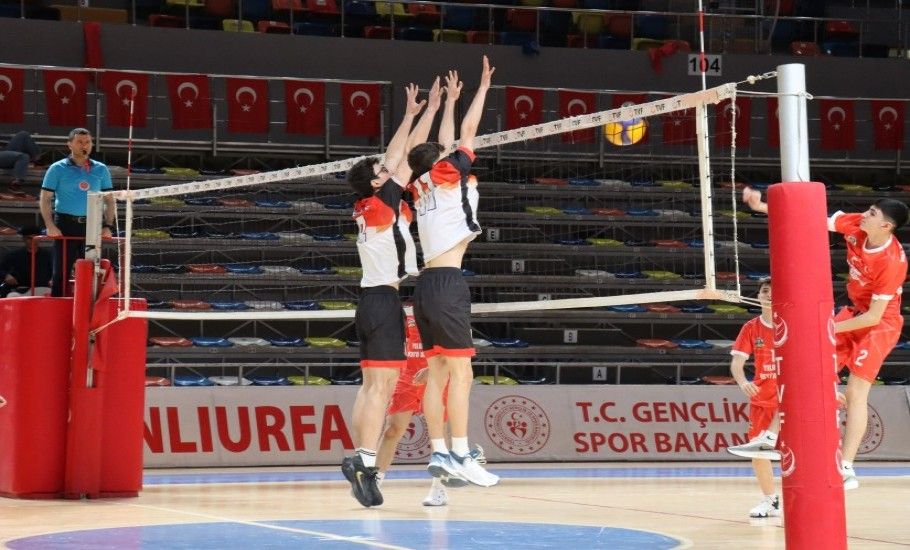 ŞANLIURFA BÜYÜKŞEHİR BELEDİYESİ GENÇ ERKEKLER VOLEYBOL TAKIMI YARI FİNALE ÇIKTI