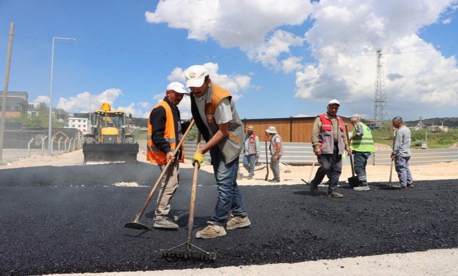 BÜYÜKŞEHİR, BULUNTU HOCA BULVARI’NDA ASFALT ATAĞINI SÜRDÜRÜYOR