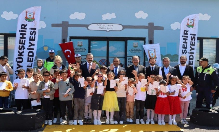 ŞANLIURFA’DA ÖĞRENCİLERE TRAFİK BİLİNCİ EĞİTİMİ VERİLDİ