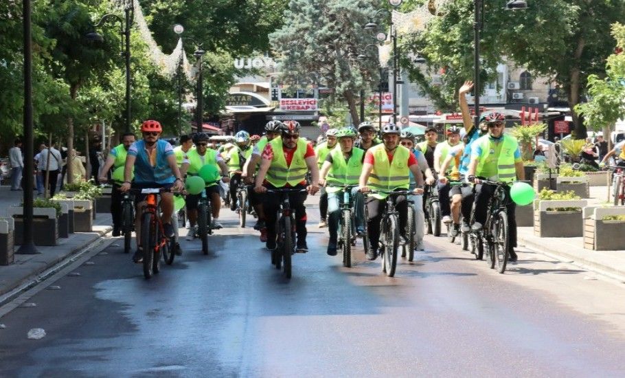 ŞANLIURFA’DA SAĞLIKLI YAŞAM İÇİN PEDAL ÇEVİRDİLER