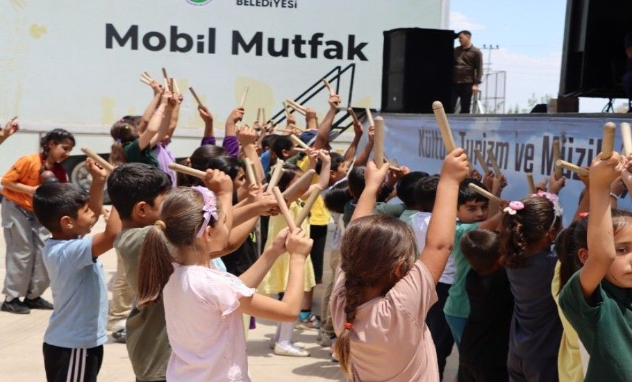 BÜYÜKŞEHİR’DEN ÇOCUKLARA SANAT VE EĞLENCE DOLU ŞENLİK